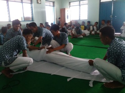 PRAKTIK MENGKAFANI JENAZAH
